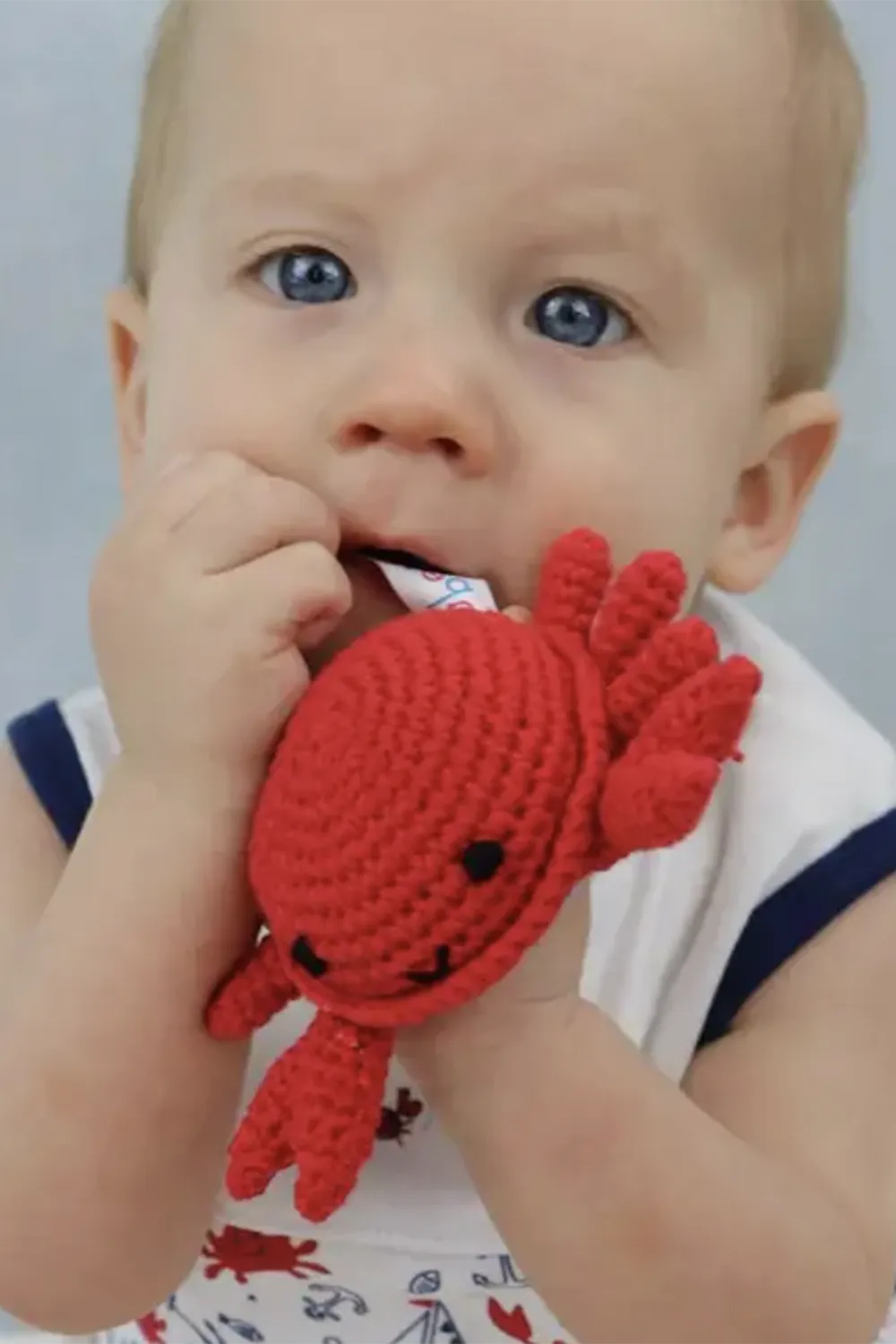 Petit Crochet Rattle - Crab Red