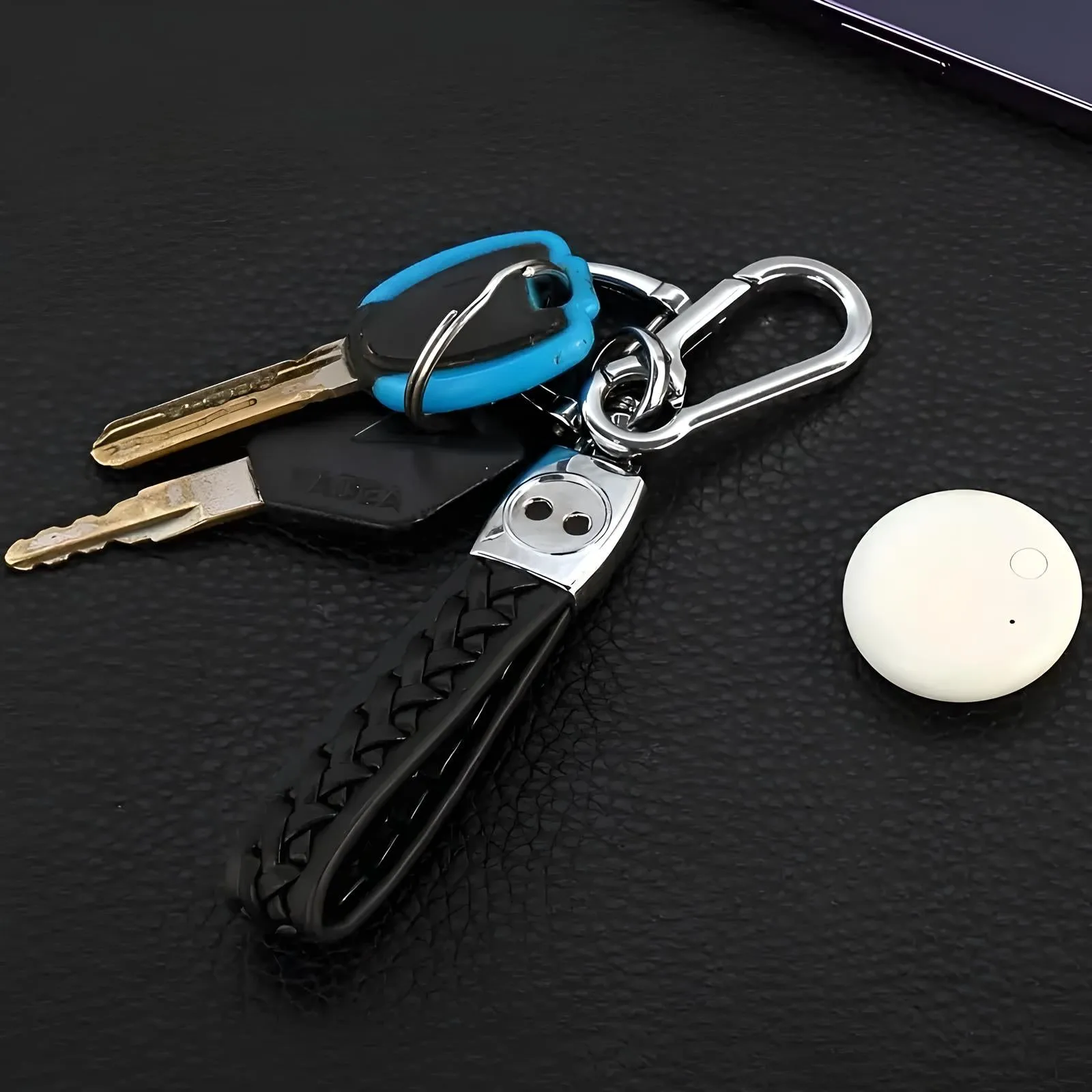 Universal Luggage Tracker